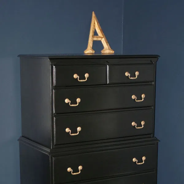 Фото цвета Benjamin Moore CC-780 Kensington Blue