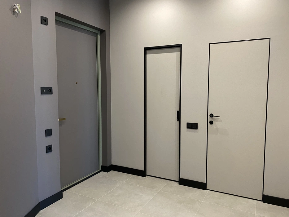 Dulux 30YY 46/036 в интерьере с скрытыми дверями