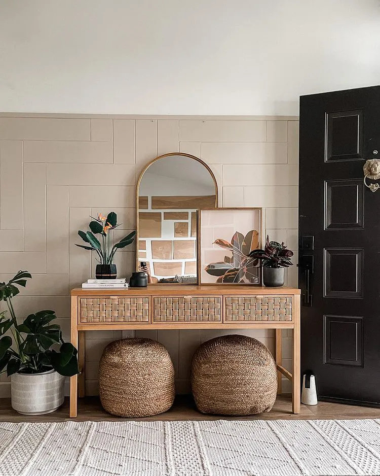 Sherwin Williams SW 7036 Accessible Beige в интерьере фото