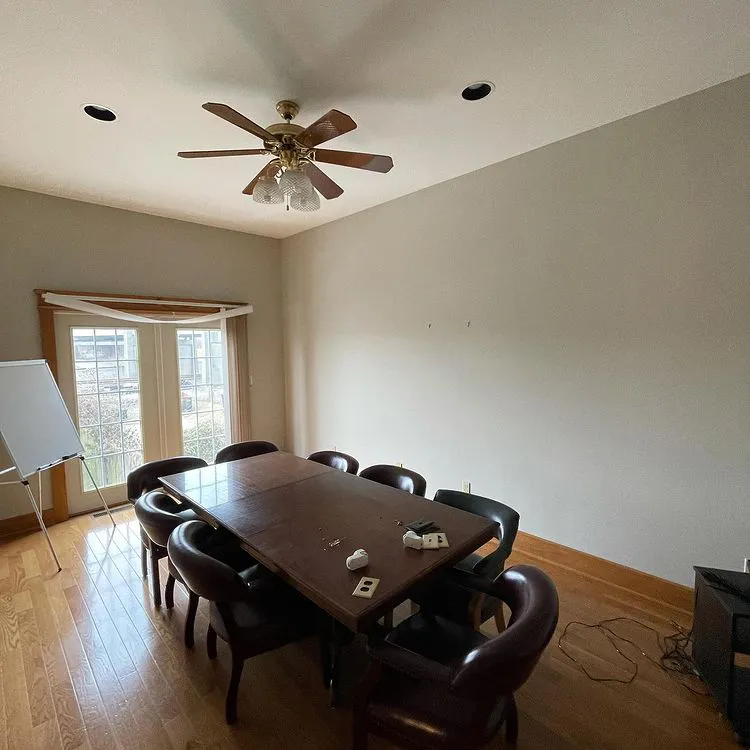 Sherwin Williams SW 7029 Agreeable Gray в интерьере фото