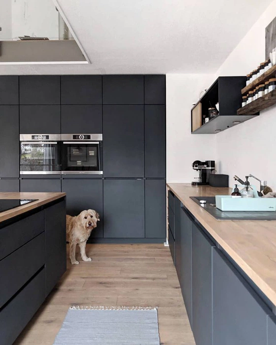 RAL 7016 черная кухня