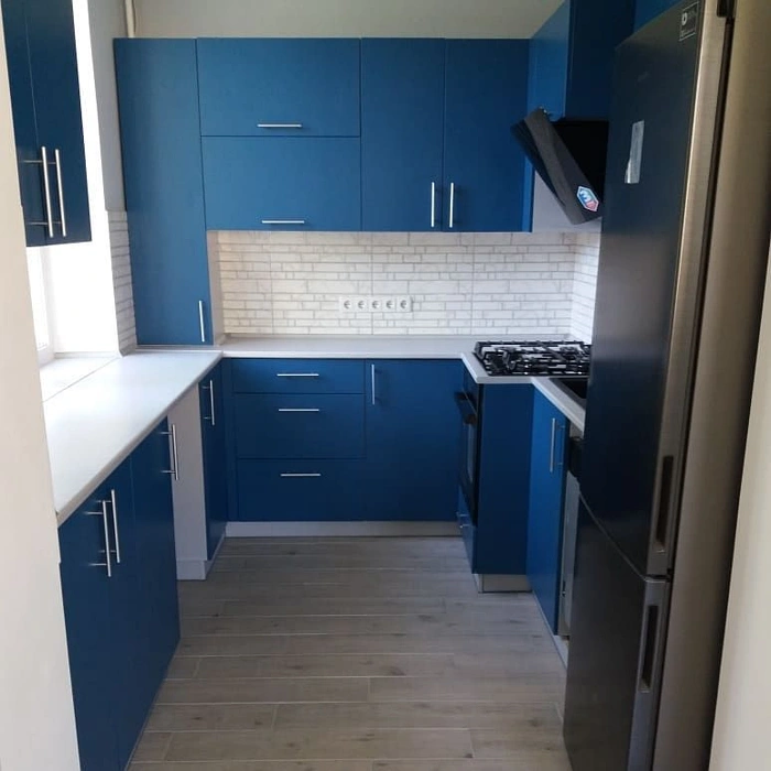 RAL Classic 5009 на кухне