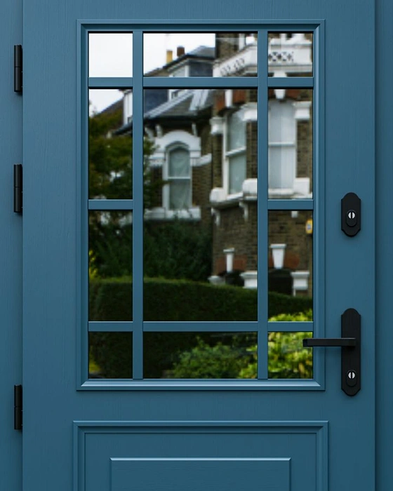 RAL Classic 5009 на входной двери