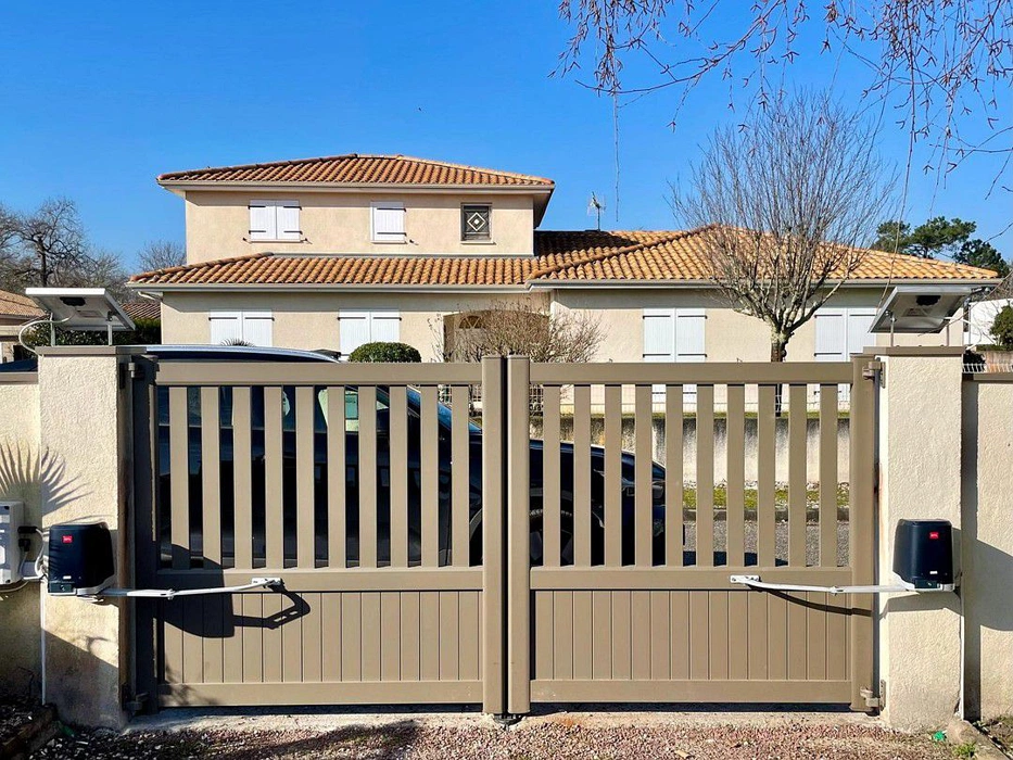 RAL 7006 на воротах