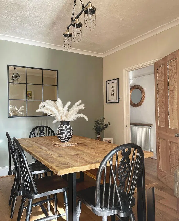 Интерьер бохо с фисташковыми стенами Farrow and ball Blue Gray