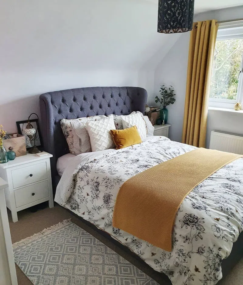 Интерьер спальни с голубыми стенами 29BB 75/065