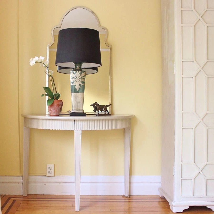 Benjamin Moore HC-4 Hawthorne Yellow в интерьере фото