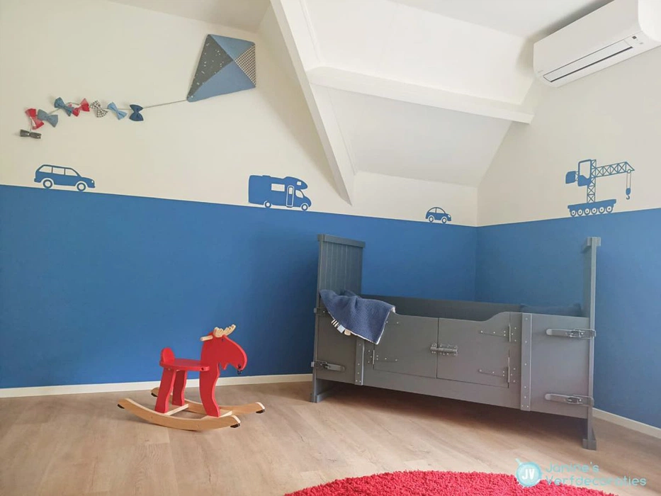 Brillant blue RAL 5007 в детской