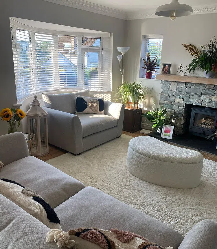 Светло-серые стены Dulux 40YY 73/028 Chiltern White