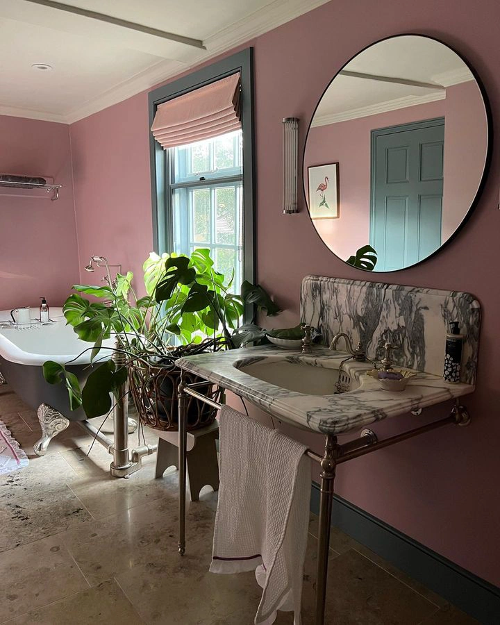 Farrow and Ball 246 Cinder Rose в интерьере фото