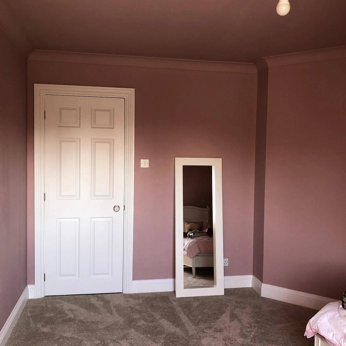 Farrow and Ball 246 Cinder Rose в интерьере фото