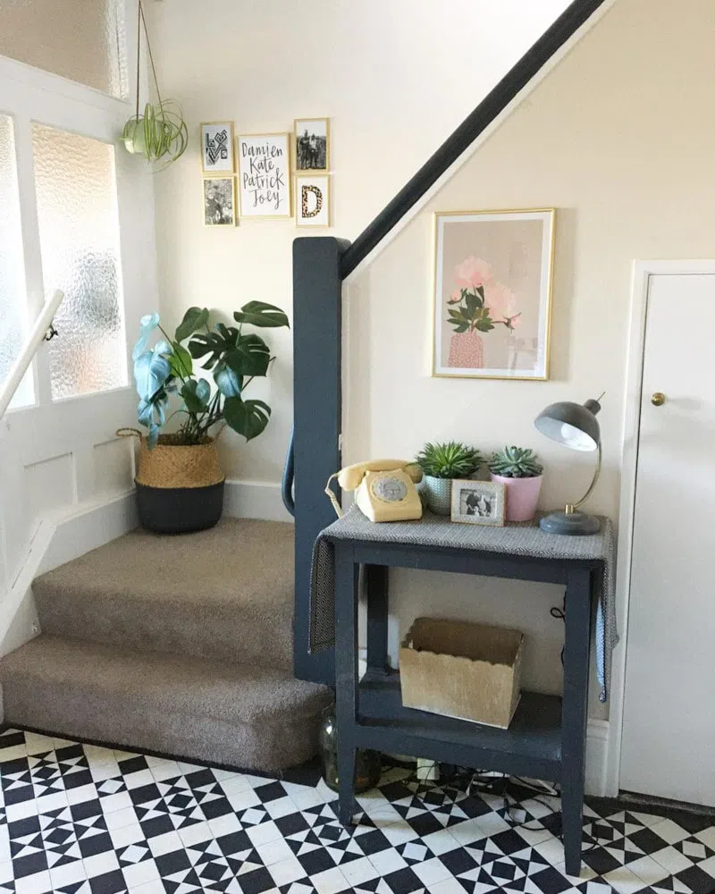 Светлый бежевый цвет стен Little Greene Clay Pale