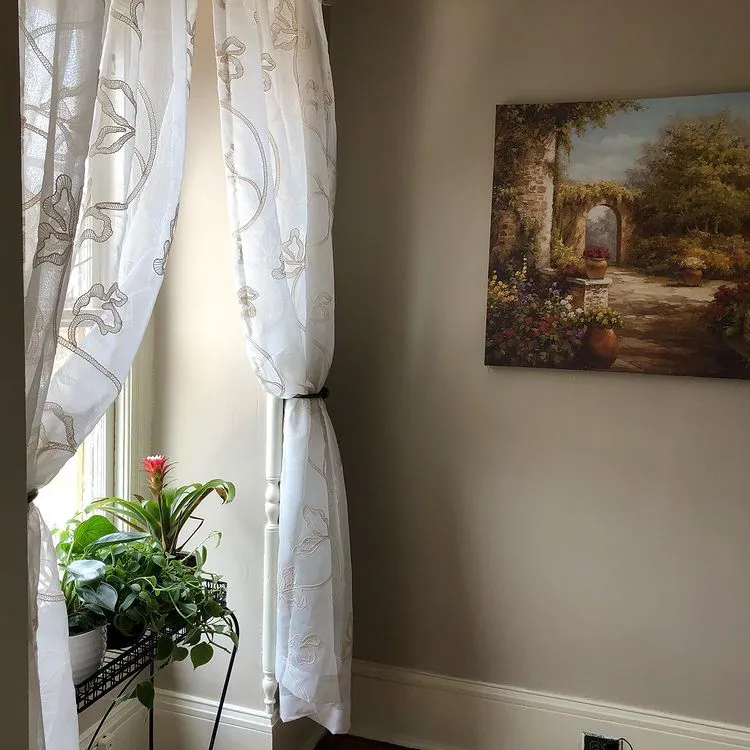 Sherwin Williams SW 7511 Bungalow Beige в интерьере фото