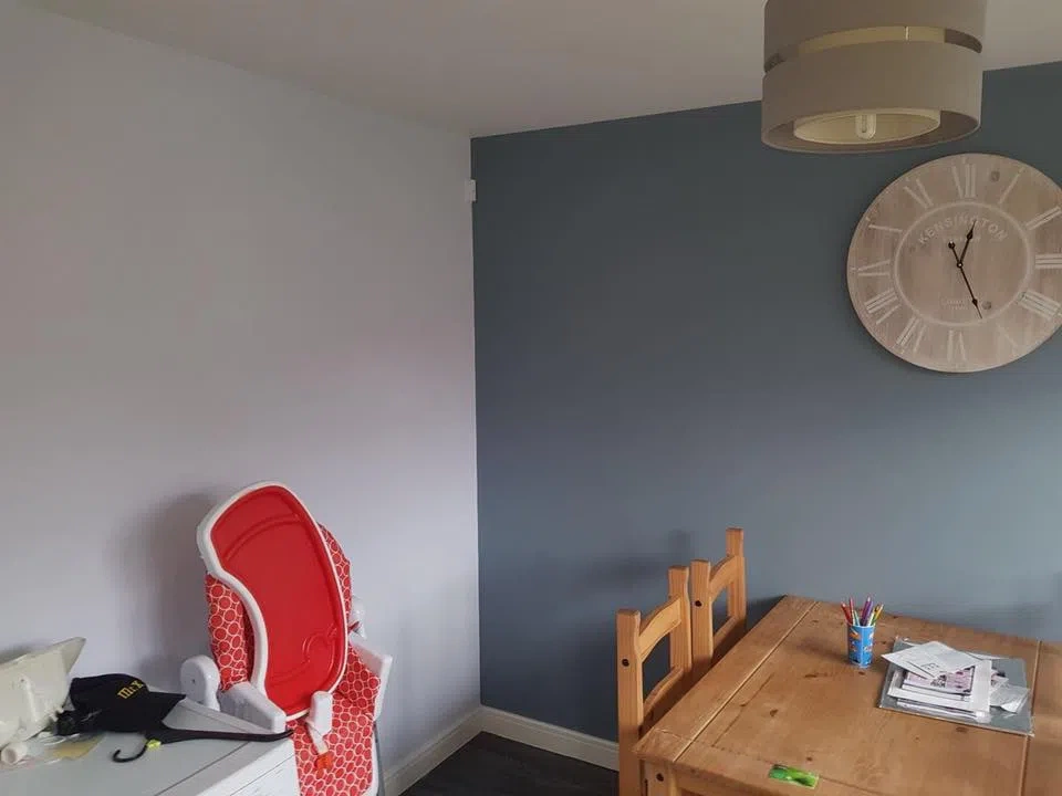 Dulux Blueberry White и Denim Drift в интерьере