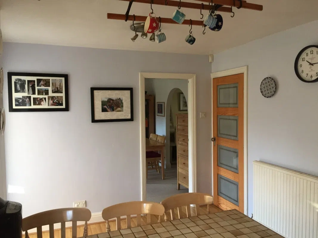 Фото интерьера с голубыми стенами Dulux Blueberry White