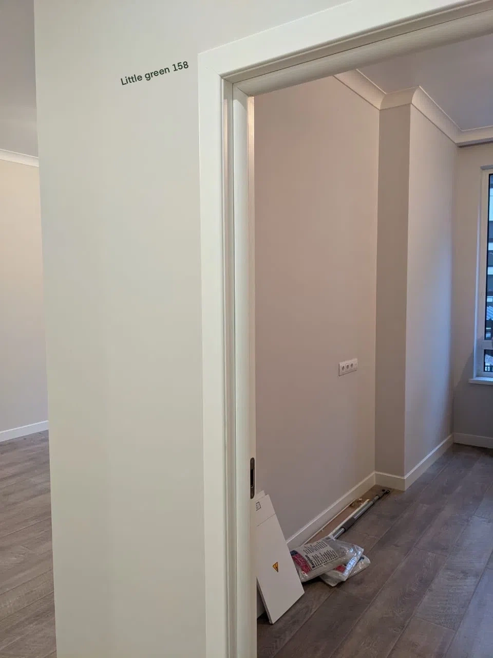 Серые стены Little Greene Rolling Fog Pale