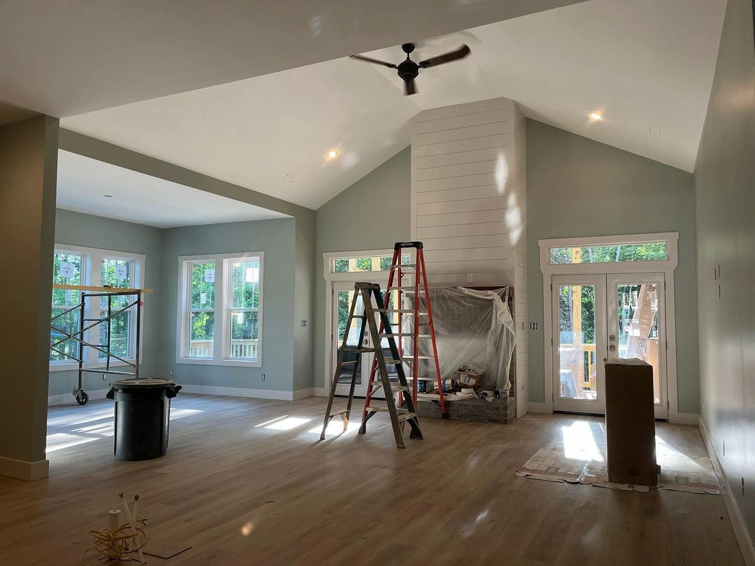 Sherwin Williams SW 6205 Comfort Gray в интерьере фото