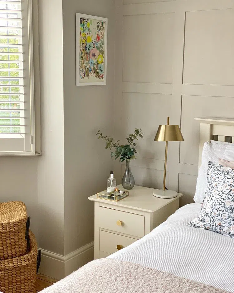 Нежный интерьер с воздушным серым Cornforth White