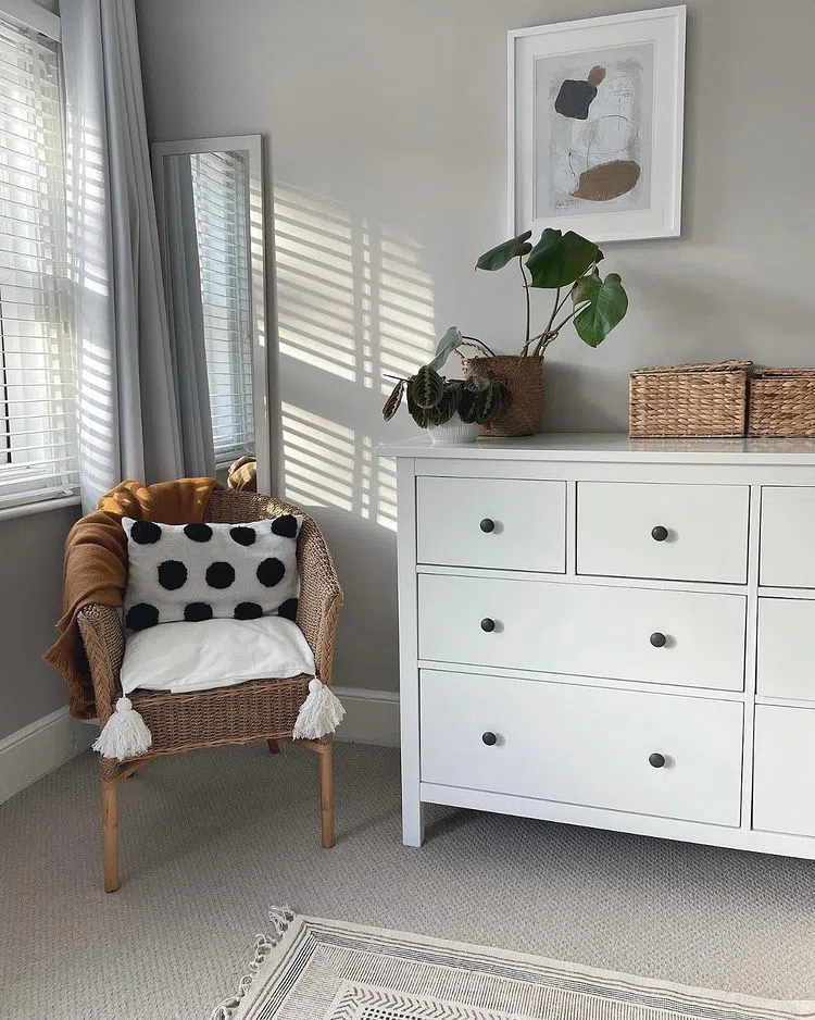 Скандинавский интерьер с Farrow and Ball Cornforth White 228