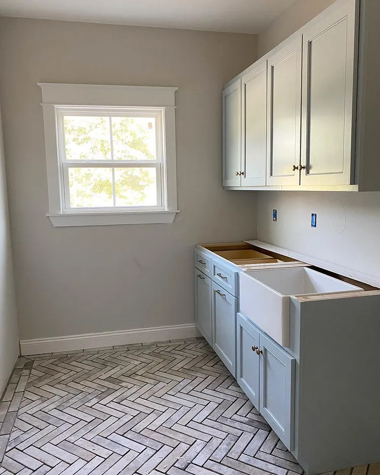 Sherwin Williams SW 7647 Crushed Ice в интерьере фото