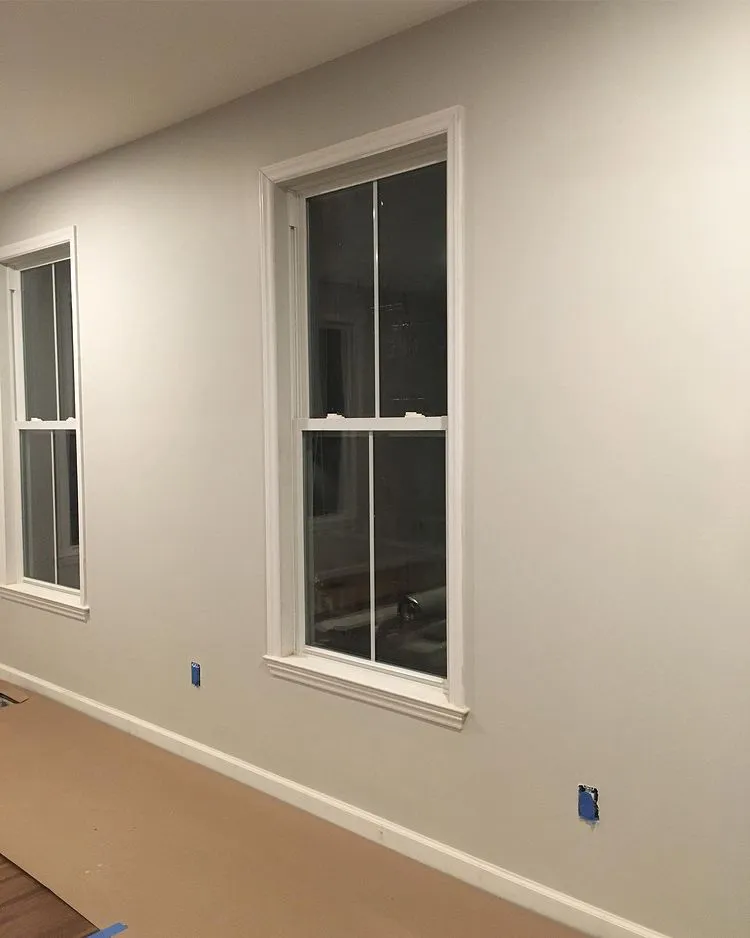 Sherwin Williams SW 9166 Drift of Mist в интерьере фото