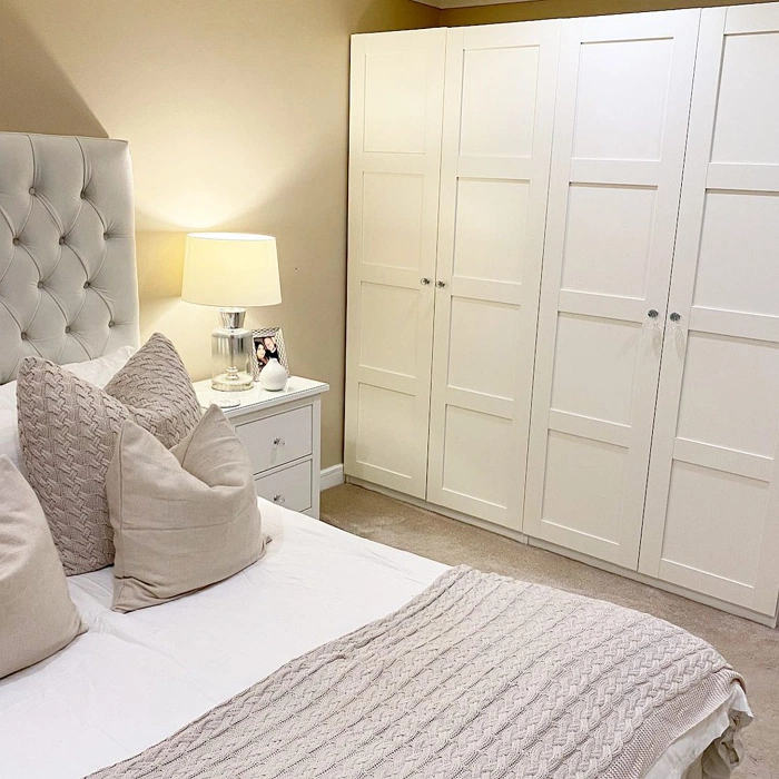 Dulux Caramel Latte 10YY 59/111 спальная