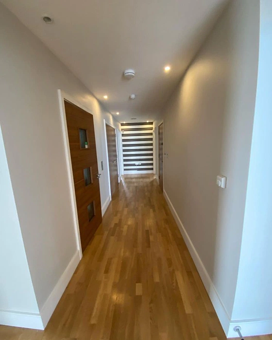 Dulux Khaki Mists 5 30YY 69/048 в коридоре