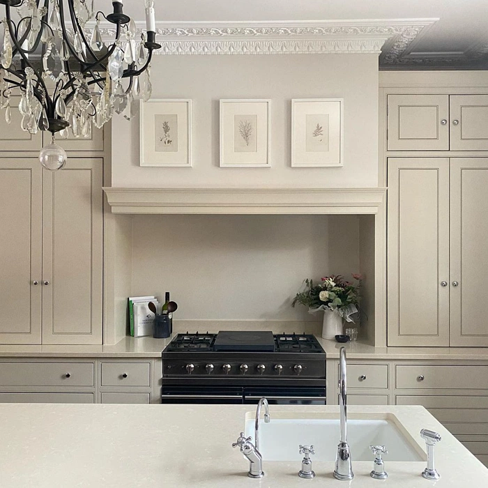 Dulux Labrador Sands 6 20YY 74/055 на кухне