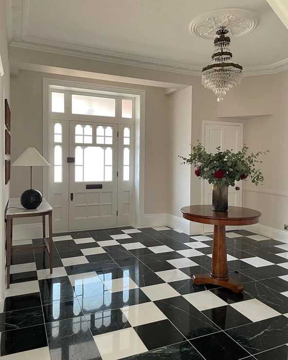 Dulux Labrador Sands 6 в коридоре