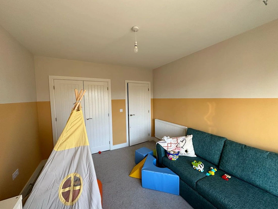 Dulux Labrador Sands 6 color-block