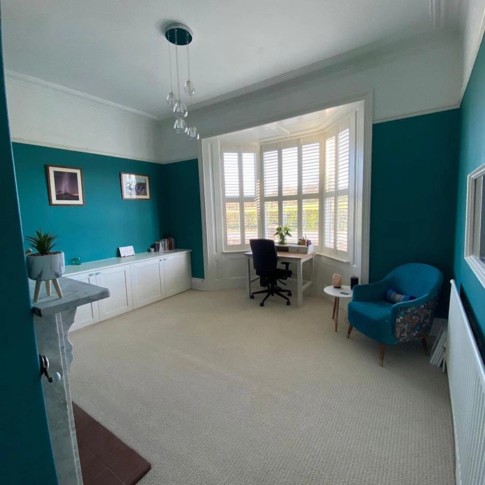 Dulux Proud Peacock 90GG 21/219 живое фото