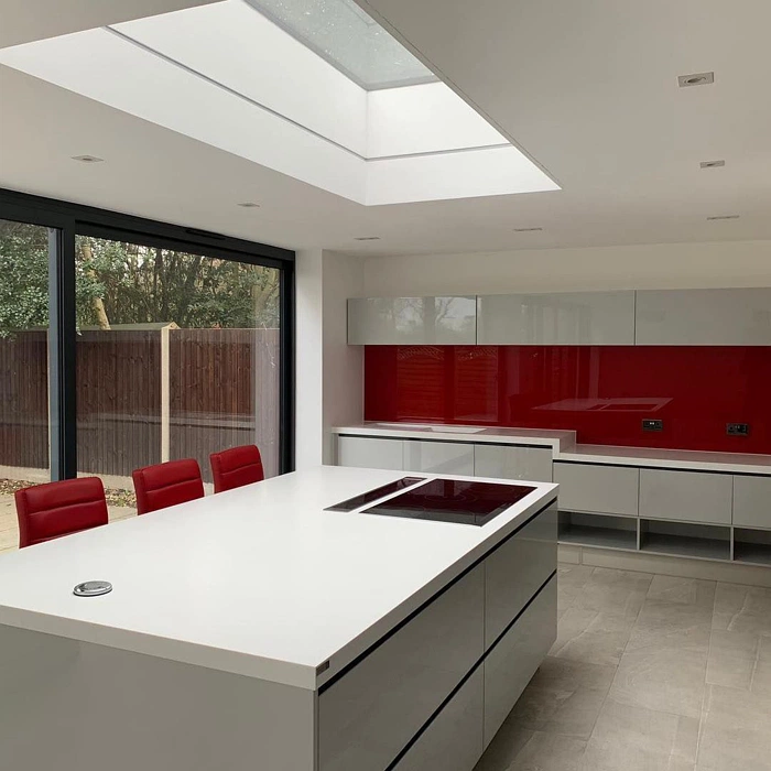 Красная краска Dulux 07YR 10/489 в интерьере