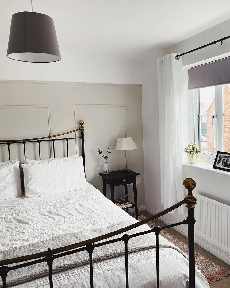 Цвет greige для стен Dulux в интерьере спальни