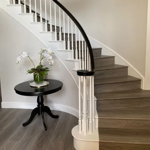 Sherwin Williams SW 7014 Eider White в интерьере фото