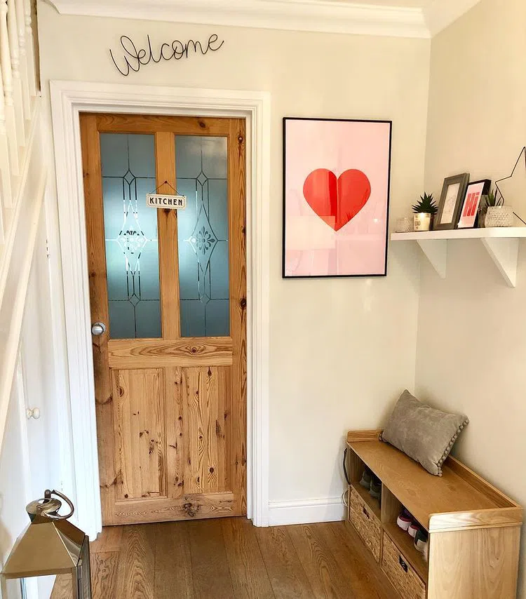 Светло-бежевые стены на кухне Slipper Satin