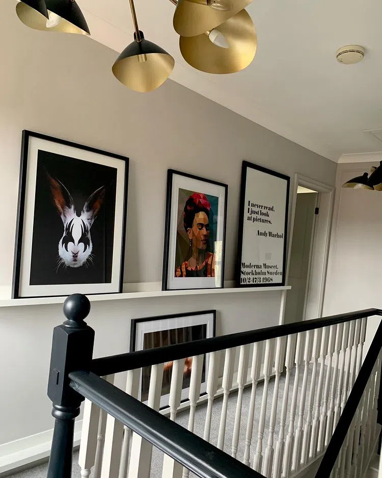 Greige Farrow and Ball Cornforth White в коридоре