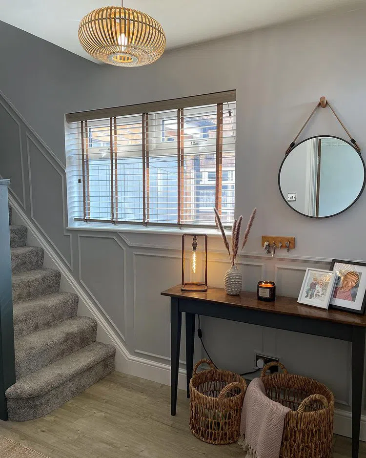 Интерьер квартиры с серыми стенами Farrow and Ball Dimpse