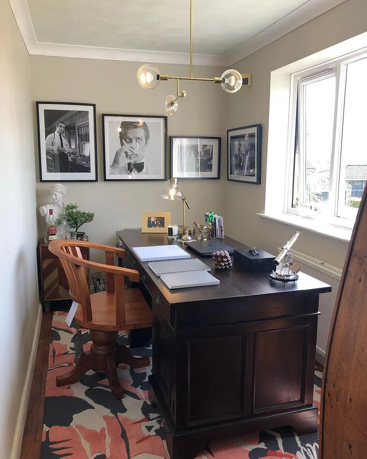 Shaded White в интерьере домашнего офиса пример