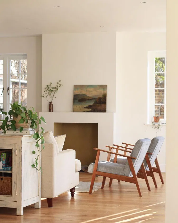 Светлый интерьер с Little Greene Flint