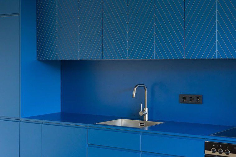 RAL 5010 синяя кухня