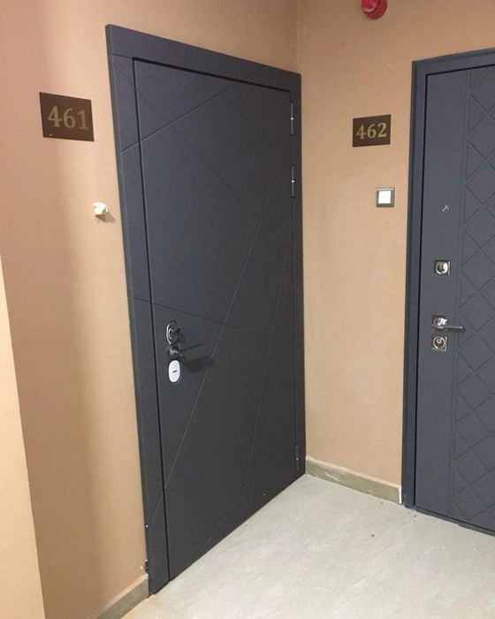 RAL 7024 входная дверь