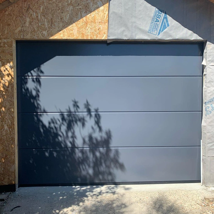 RAL 7024 черные двери гаража