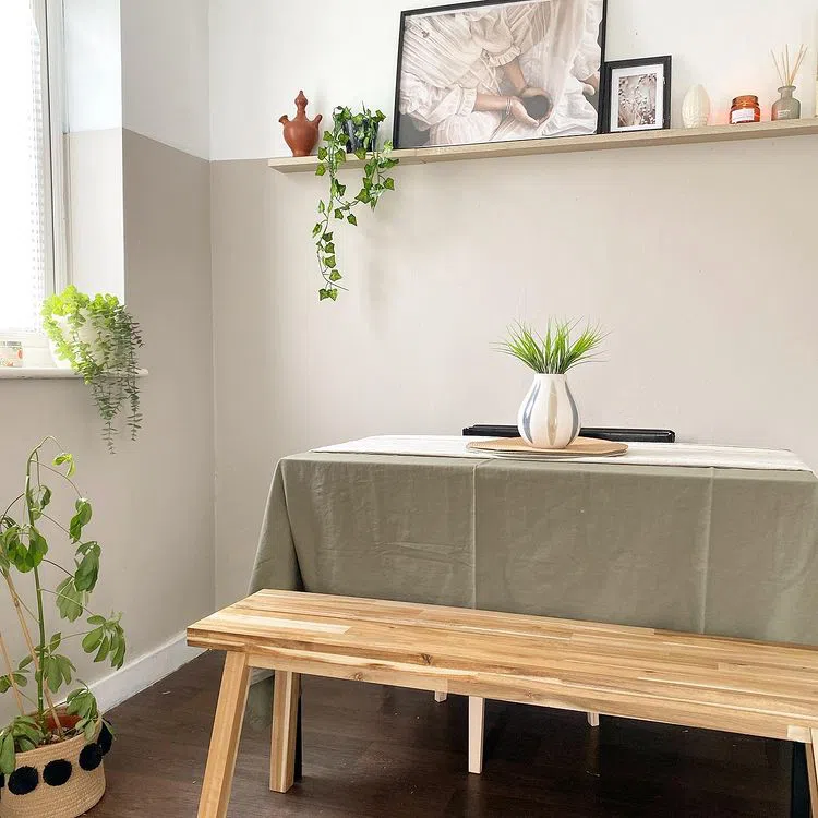 Интерьер колор-блок с стенами greige