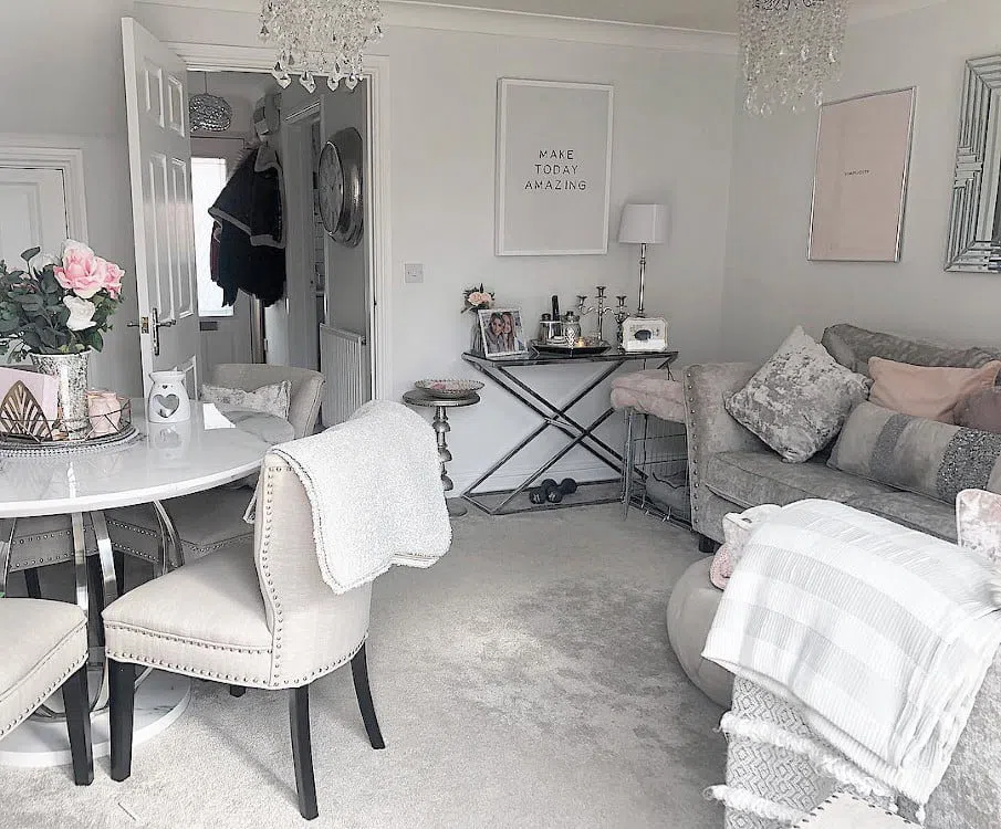 Гостиная с светло-серыми стенами Dulux Grey Steel 4