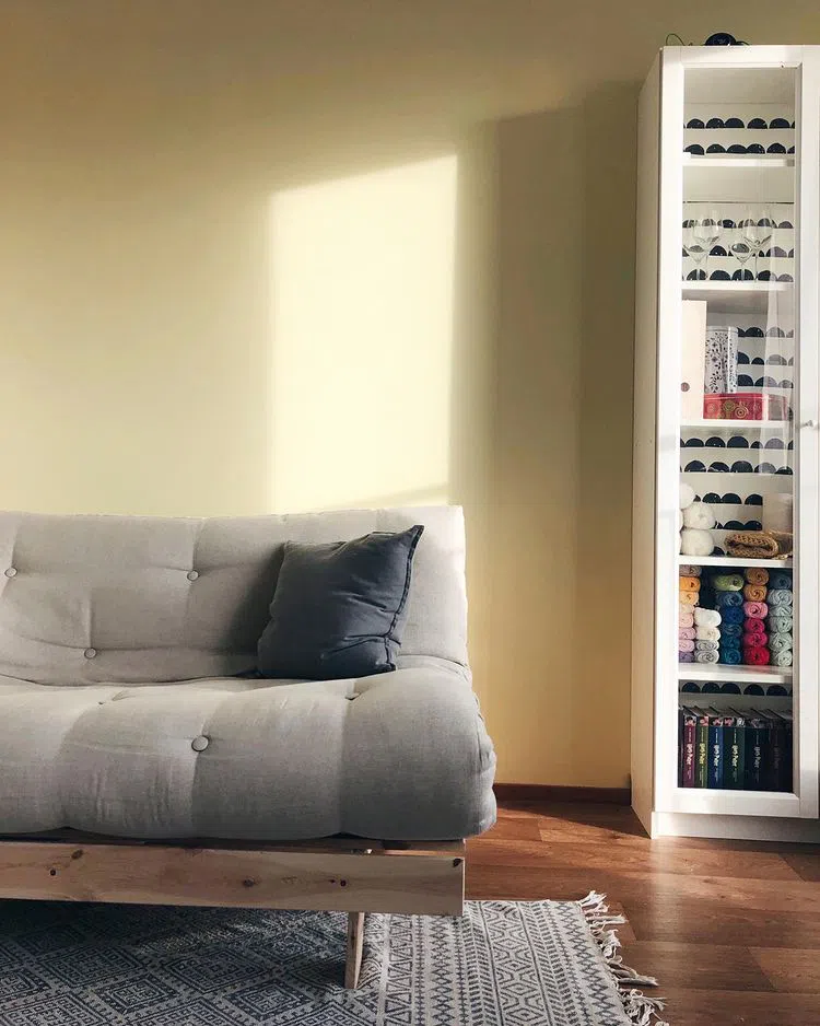 Цвет краски Tikkurila H300 Лимонад в интерьере