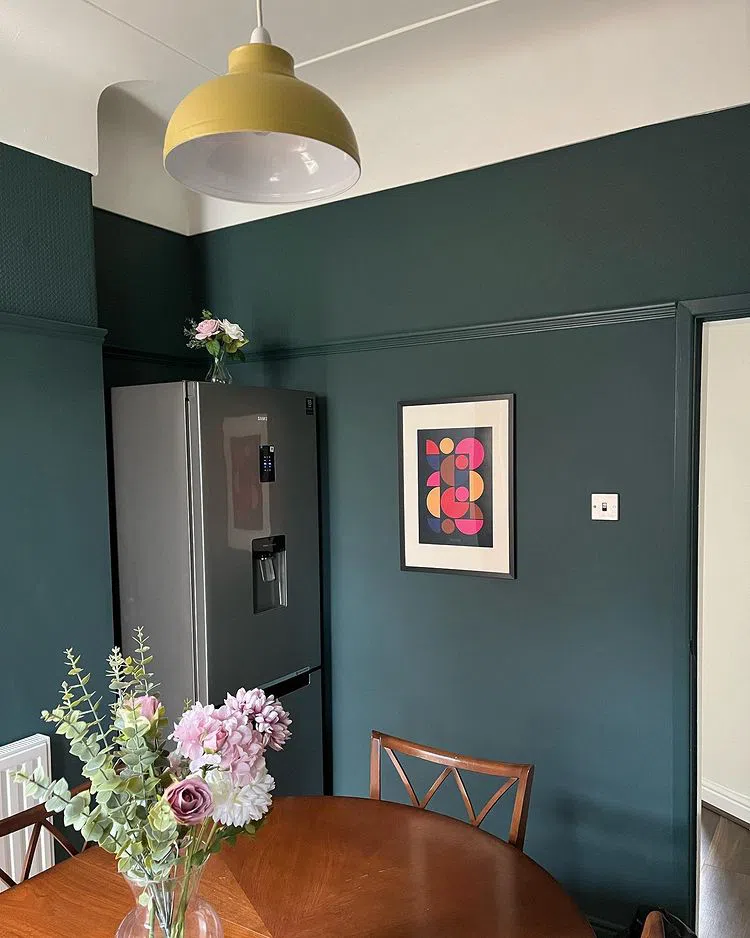 Farrow and Ball Inchyra Blue в интерьере в стиле 60-х