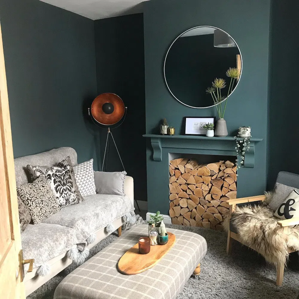 Бохо интерьер с краской Farrow and Ball Inchyra Blue