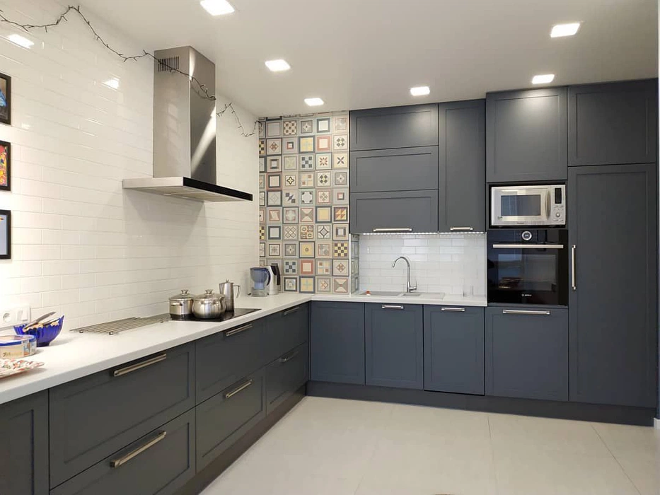 RAL 7011 серая кухня