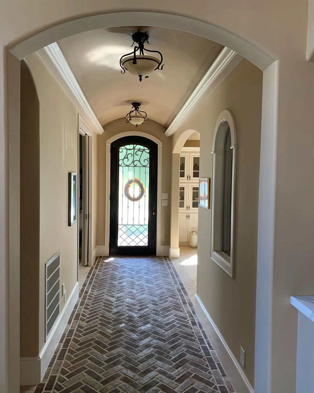 Sherwin Williams SW 6106 Kilim Beige в интерьере фото