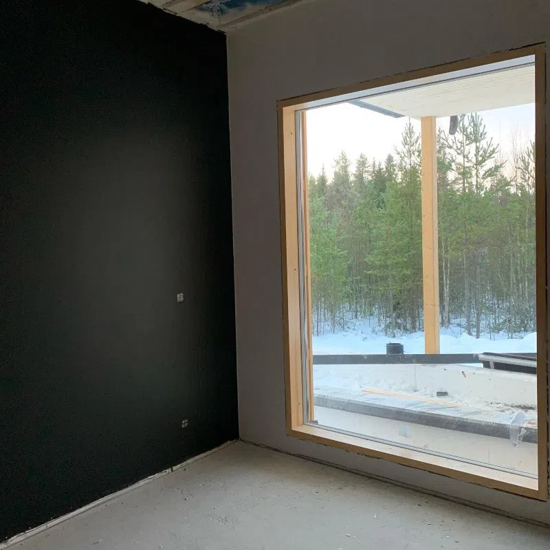 Акцентная стена в частном доме Тиккурила X499